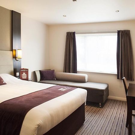 Premier Inn Glasgow Braehead エクステリア 写真