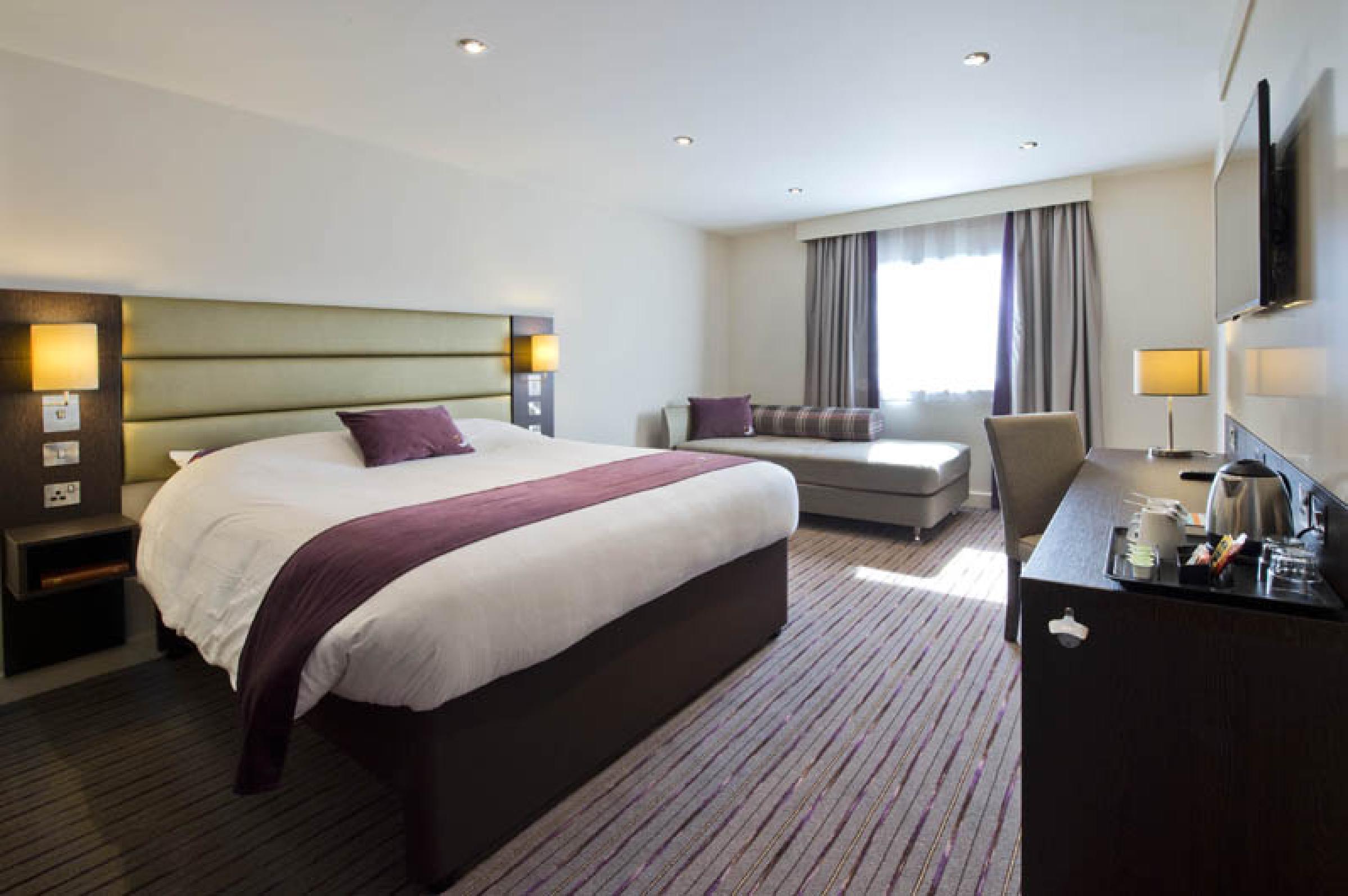 Premier Inn Glasgow Braehead エクステリア 写真