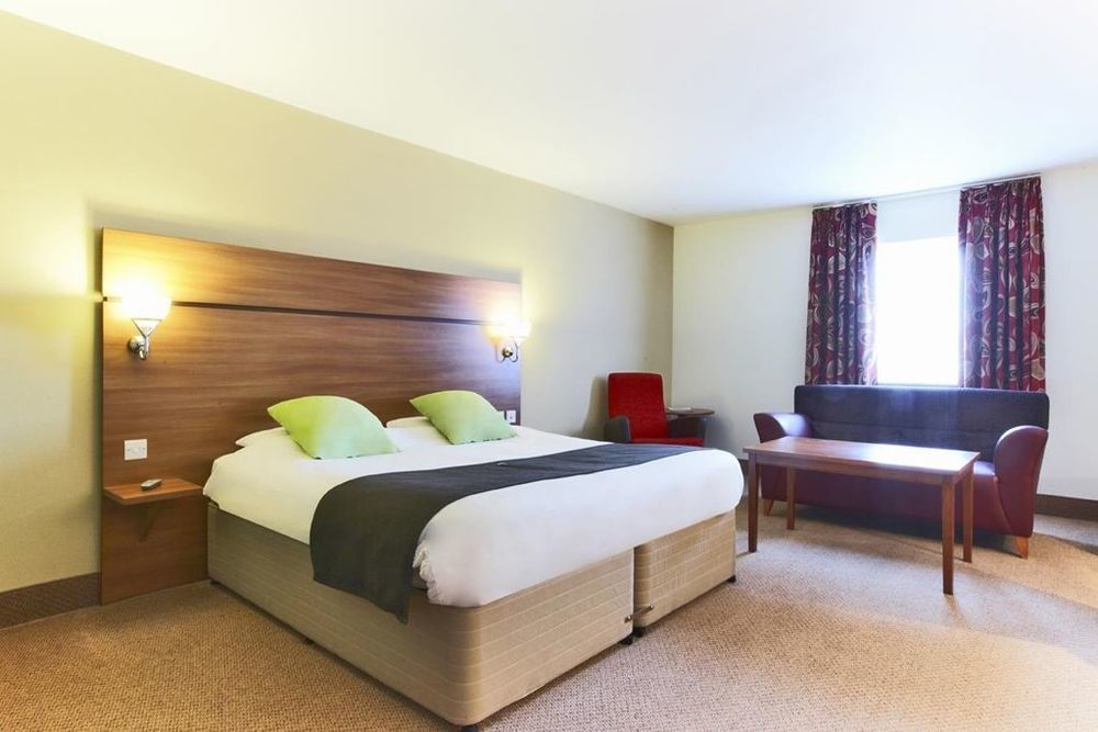Premier Inn Glasgow Braehead 部屋 写真