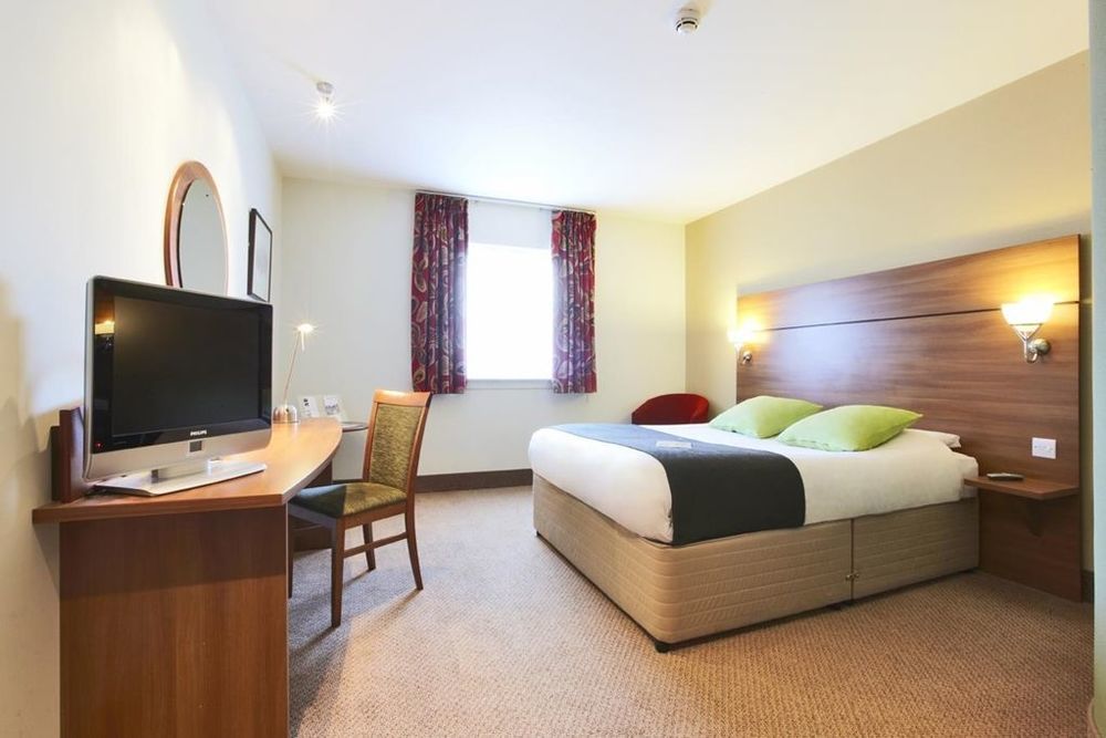 Premier Inn Glasgow Braehead エクステリア 写真