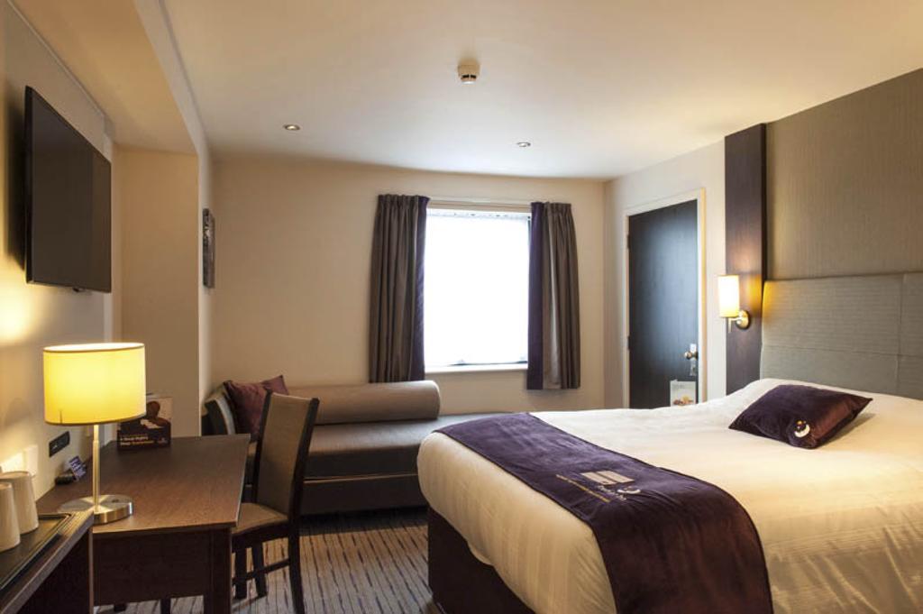 Premier Inn Glasgow Braehead エクステリア 写真