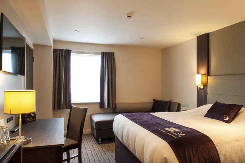 Premier Inn Glasgow Braehead エクステリア 写真