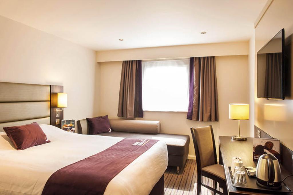 Premier Inn Glasgow Braehead エクステリア 写真