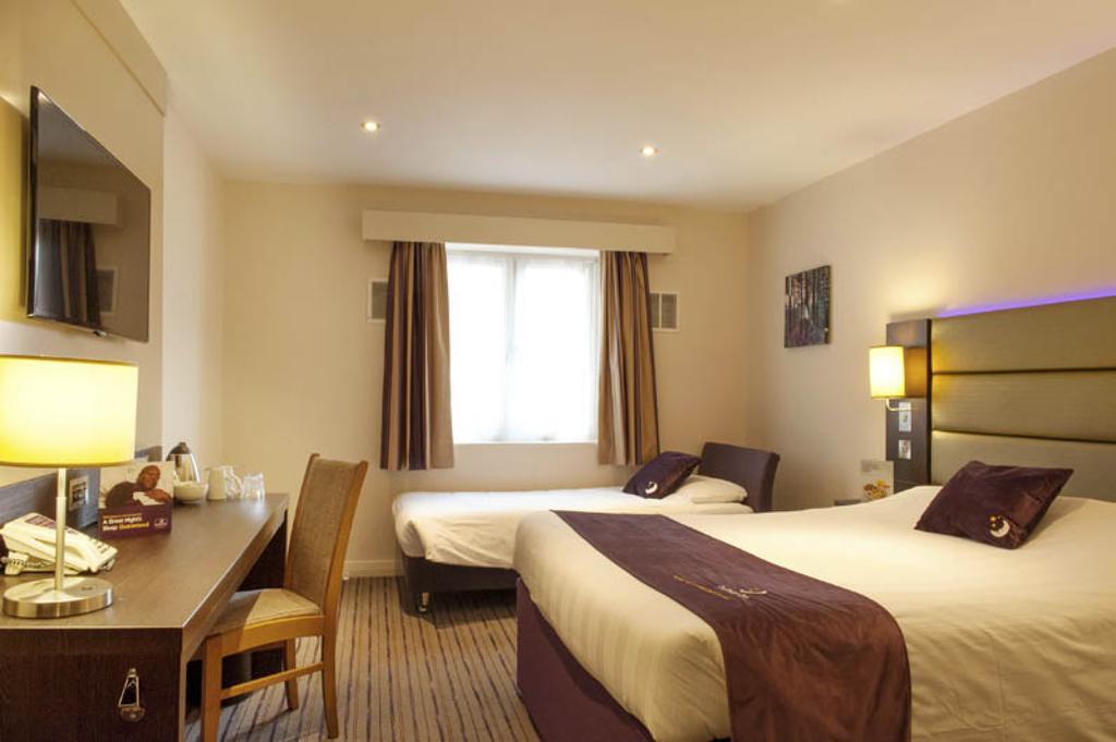 Premier Inn Glasgow Braehead エクステリア 写真