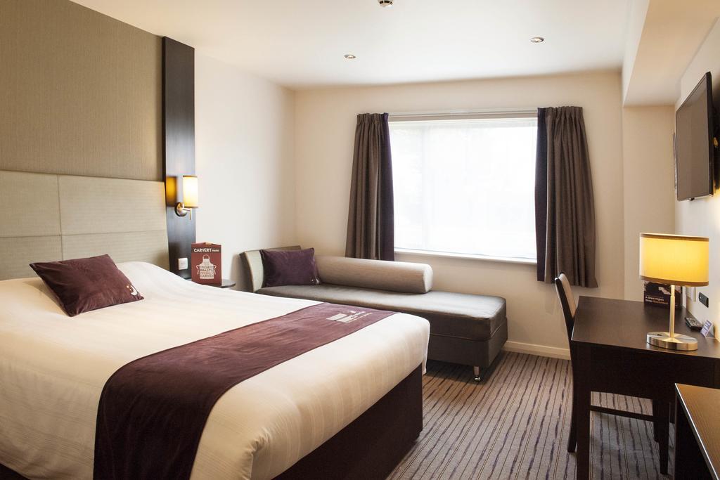 Premier Inn Glasgow Braehead エクステリア 写真