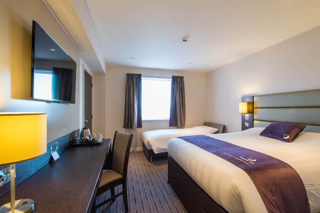 Premier Inn Glasgow Braehead エクステリア 写真