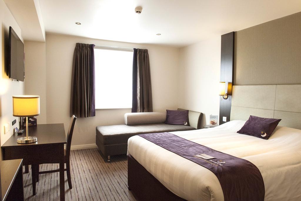 Premier Inn Glasgow Braehead エクステリア 写真