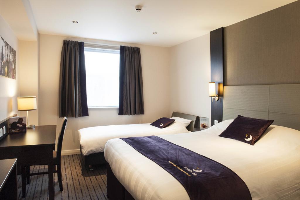 Premier Inn Glasgow Braehead エクステリア 写真