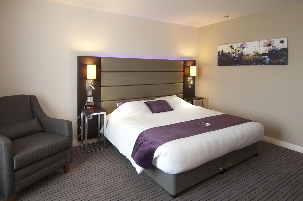 Premier Inn Glasgow Braehead エクステリア 写真