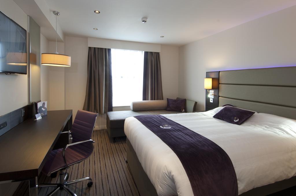 Premier Inn Glasgow Braehead エクステリア 写真