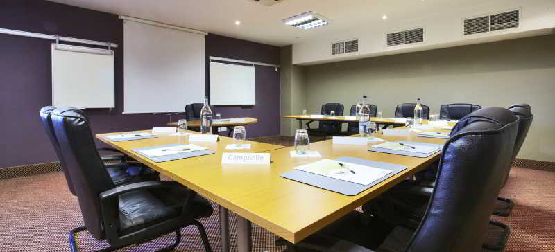 Premier Inn Glasgow Braehead エクステリア 写真