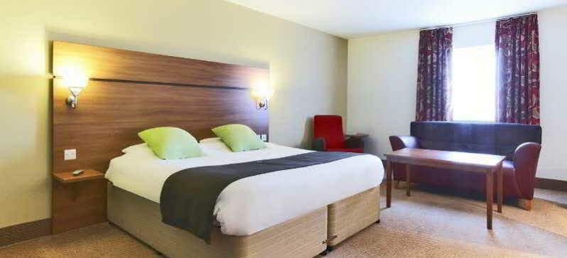 Premier Inn Glasgow Braehead エクステリア 写真